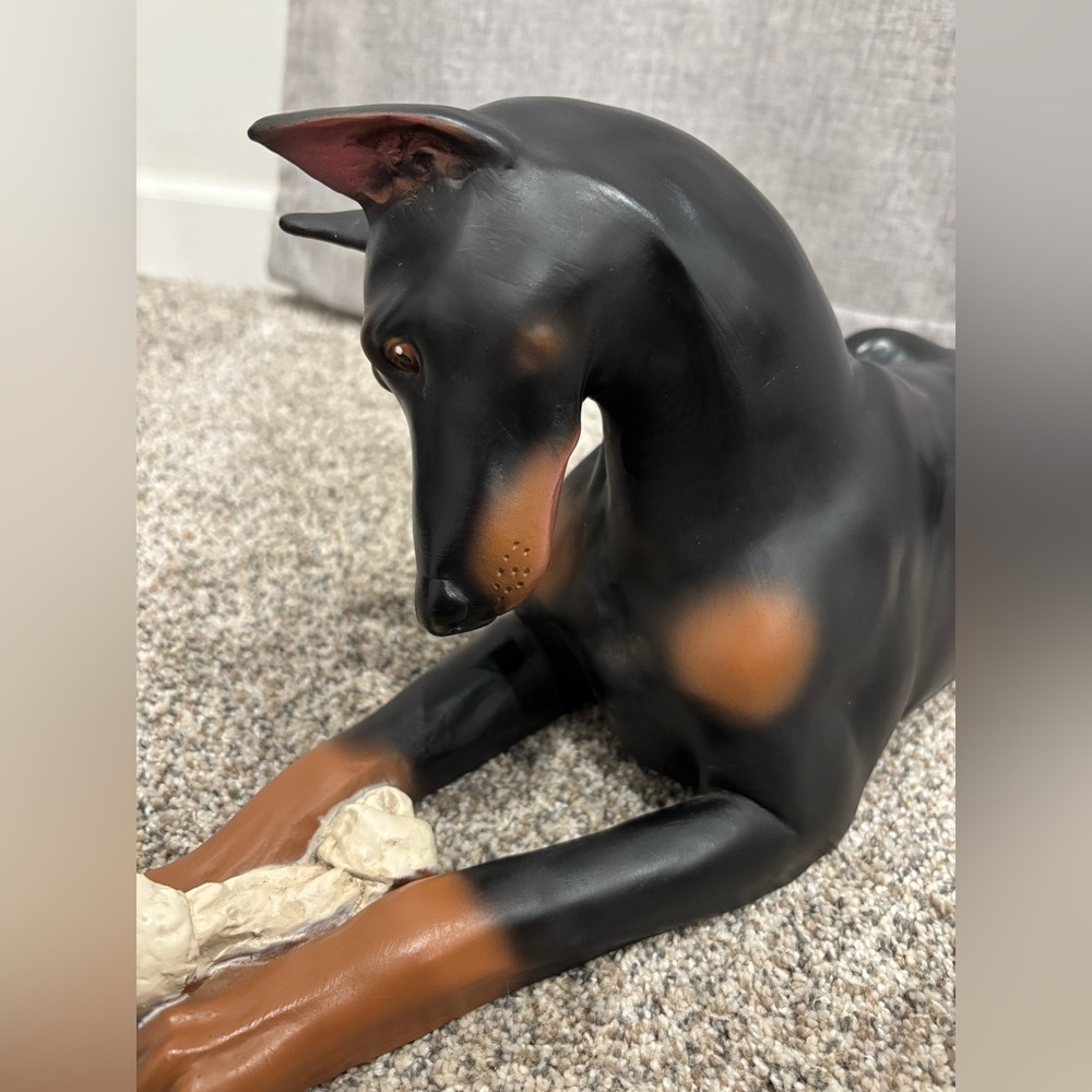 Vintage Universal Statuary Doberman Pinscher Dog Bone 17” Statue Figurine